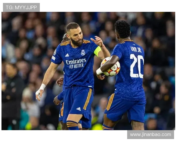 篮球欧冠半决赛赛事对比与跨界影响分析